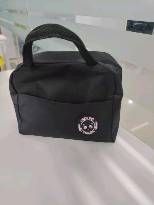 Insulated Portable & Reusable Lunch Bag – Travel-Friendly Hot & Cold Leak-Proof Meal Carry Bag for Office, College, School & Picnic (Black)